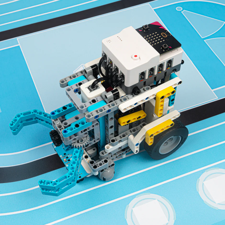 Microbit claw robot on track mat